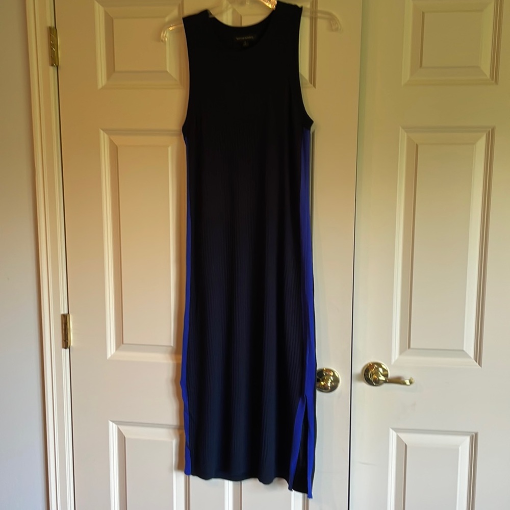 Banana republic, Midi navy ribbed sweater dress with bright blue strip. Size M
